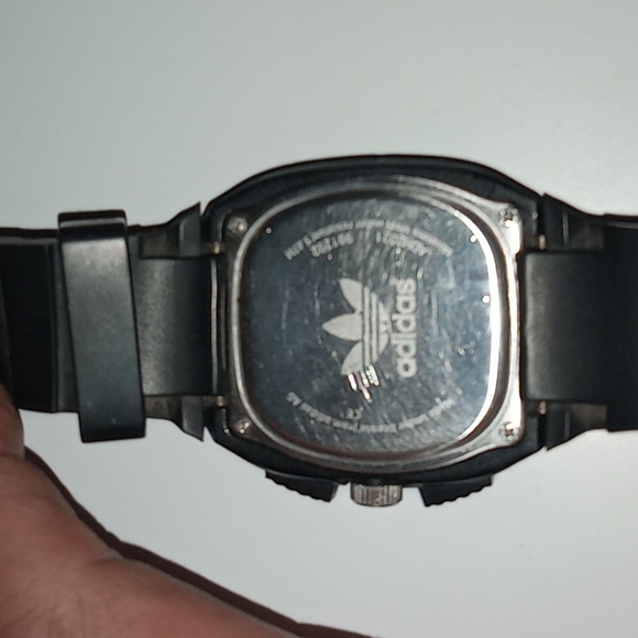 Adidas watch - Picture 2 of 4